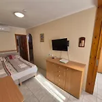 Napfeny Apartmanhaz דירה *