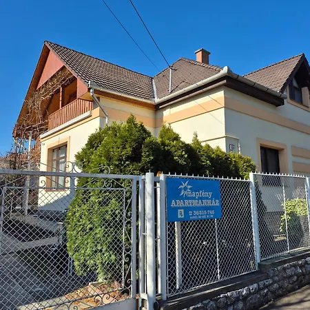 Napfeny Apartmanhaz * إغير