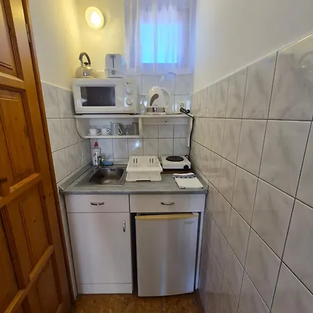 Napfeny Apartmanhaz شقة