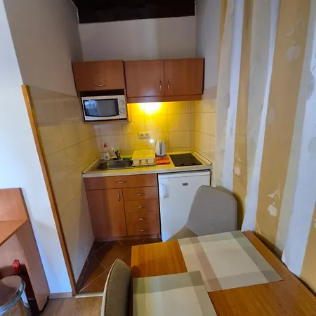 Napfeny Apartmanhaz شقة *