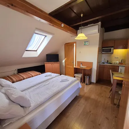 Napfeny Apartmanhaz شقة إغير
