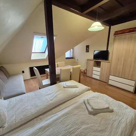 شقة Napfeny Apartmanhaz