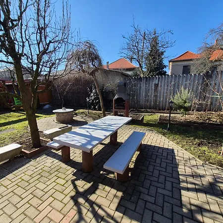 Napfeny Apartmanhaz شقة إغير