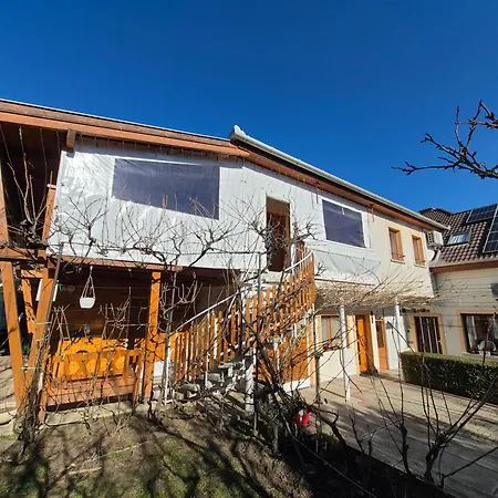 Napfeny Apartmanhaz *