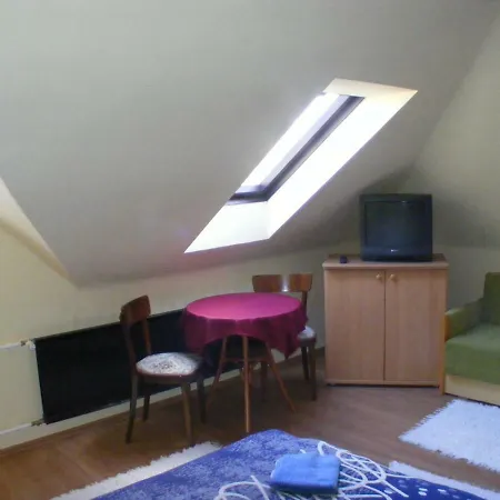 شقة Napfeny Apartmanhaz