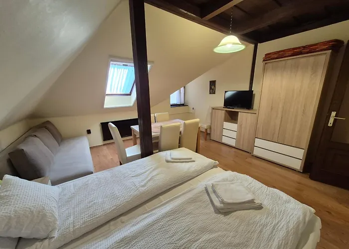 Apartament Napfeny Apartmanhaz